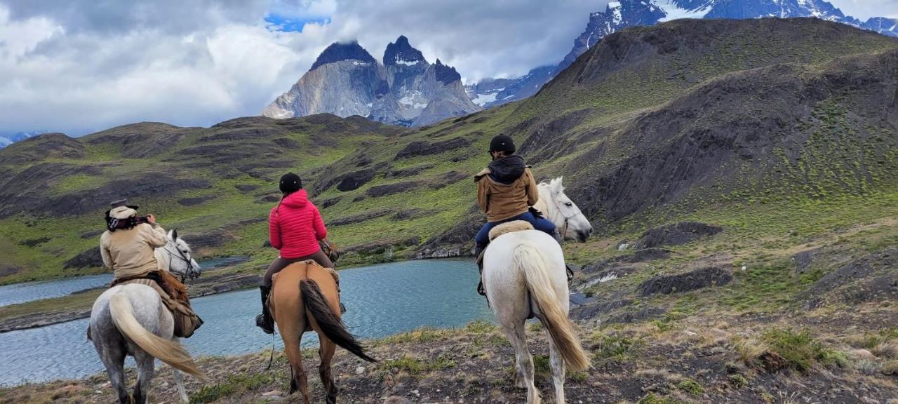 Willa Cabana En Laguna Azul Patagonia Bagual Torres del Paine National Park Zewnętrze zdjęcie